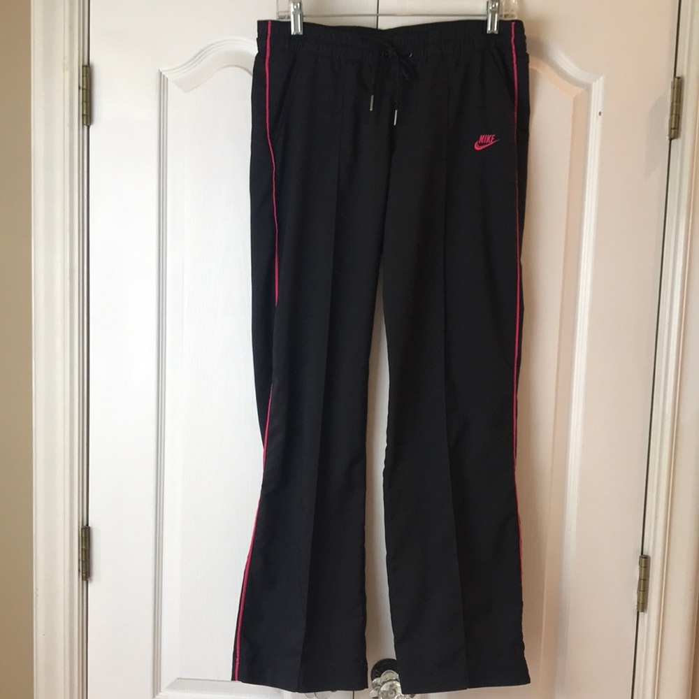 Nike black elastic waist pant. Size medium.